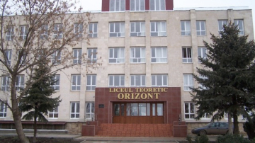 Taxe de până la 2000 de euro! Cât costă studiile copilului tău într-un liceu privat