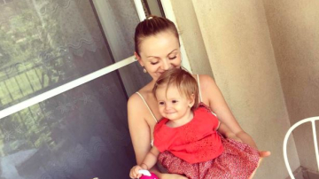 ”Cu ea în brațe am alergat să o salvez, așteptând o minune. Ajutați-mă!”