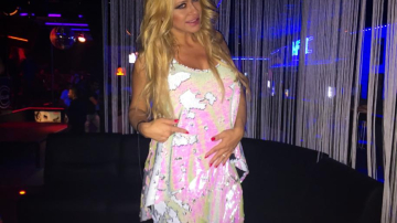 Anda Adam nu renunță la sală chiar dacă e însărcinată. Îi este dor de abdomenul său plat