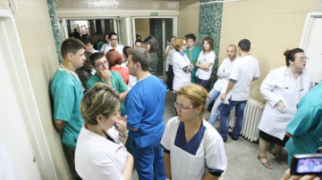 Salarii majorate pentru 221.000 de persoane din sistemul de sănătate