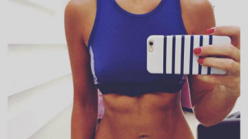 Talie de viespe! Afla ce vedeta de la noi se lauda cu un corp perfect tonifiat