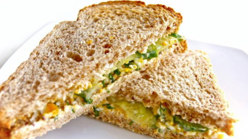 Простые и вкусные тосты с яйцом для завтрака на скорую руку