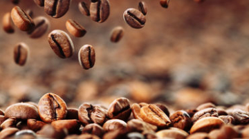 Кофе вреден при употреблении жирной пищи