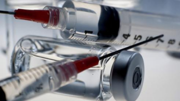 Мать судят за инъекции мочи, которые она делала больной дочери