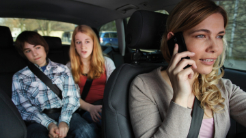 Дети назвали худшие привычки родителей за рулем