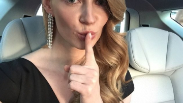 Светлана Ходченкова написала своим подписчикам, что они ее «бесят»