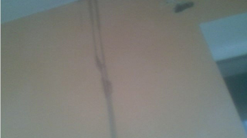 В Кишиневе жителя многоэтажки затопили вином