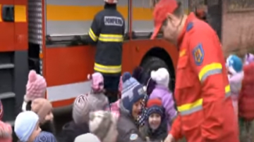 Picii se pregătesc să salveze vieți (Video)