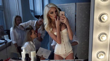 Алена Шишкова снова обнажилась для мужского журнала