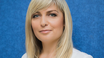 Cum să avem grijă de părul nostru în timpul sarcinii şi după naștere. Interviu cu specialistul Ina Trestian-Lozovoi