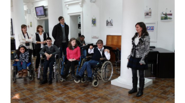 O expoziţie de fotografii a persoanelor cu dizabilităţi a fost inaugurată la Chişinău
