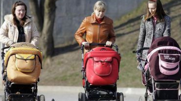 Увеличено пособие по уходу за ребенком