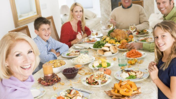 Жители Молдовы предпочитают отмечать новогодние праздники дома