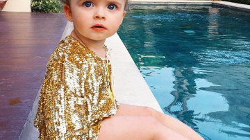 O fetiță de doar 22 de luni semnează o linie vestimentară care îi poartă numele