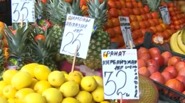 На столичных рынках многолюдно: почем продукты для рождественских блюд