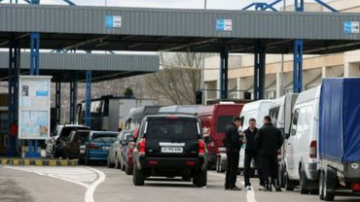 На молдо-румынской границе растут очереди из-за большого потока машин