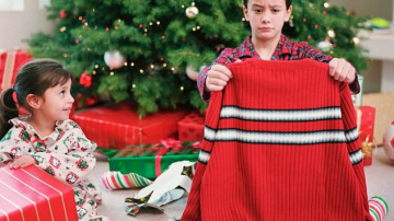 Европейцы тайком избавляются от ненужных рождественских подарков