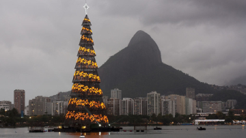 Самые большие новогодние и рождественские елки