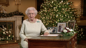 Королева Елизавета II рассказала о правнучке Шарлотте