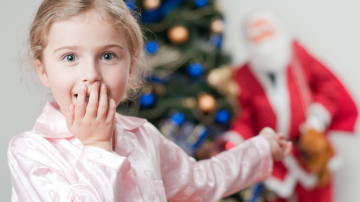 Психологи рассказали, стоит ли говорить детям правду про Деда Мороза