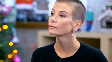 Юлия Высоцкая побрилась наголо