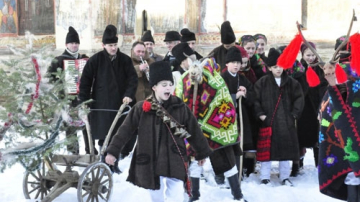 Creştinii ortodocşi de stil vechi marchează ajunul Sfîntului Vasile