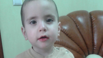 Граждан просят найти родственников 2-летнего ребенка