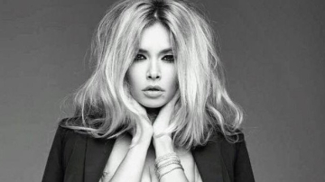 Вера Брежнева снялась в новой «горячей» фотосессии