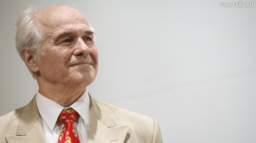 Известный композитор Евгений Дога госпитализирован в Москве