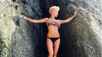 Юлия Волкова показала подтянутую фигуру на пляже в Таиланде