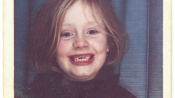 Адель прорекламировала новый сингл с помощью детского фото