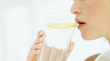 5 lucruri pe care oamenii sănătoși le fac înainte să plece la muncă