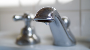 Жильцы домов на ряде улиц столицы временно останутся без воды