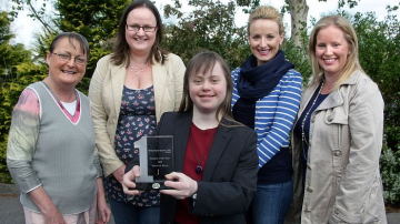 O tânără irlandeză sparge toate stereotipurile cu privire la sindromul Down!