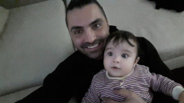 Pepe, mândru că mezina sa începe să meargă (Video)