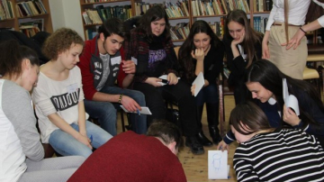 Participă la proiectul „Fabrica de lideri”