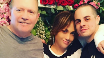 Семейная идиллия: Дженнифер Лопес показала фото с отцом и бойфрендом