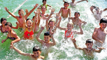 Около 40 детей из социально уязвимых семей будут отдыхать в Болгарии