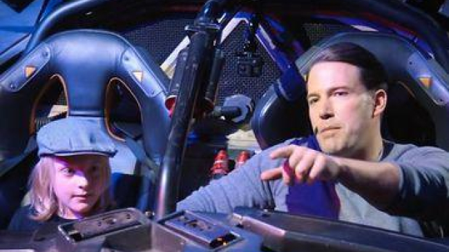 Бен Аффлек прокатил юного поклонника на Бэтмобиле