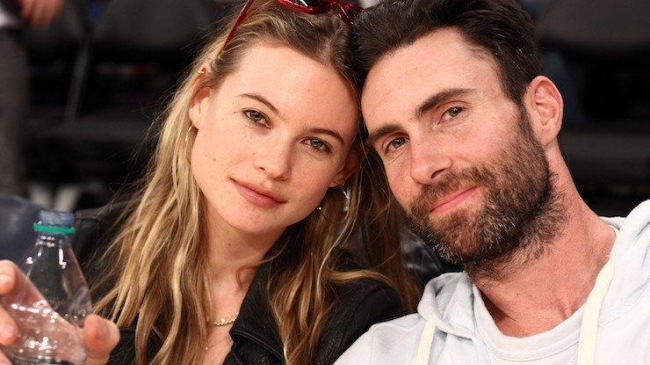 Солист группы «Maroon 5» Адам Левин впервые станет отцом