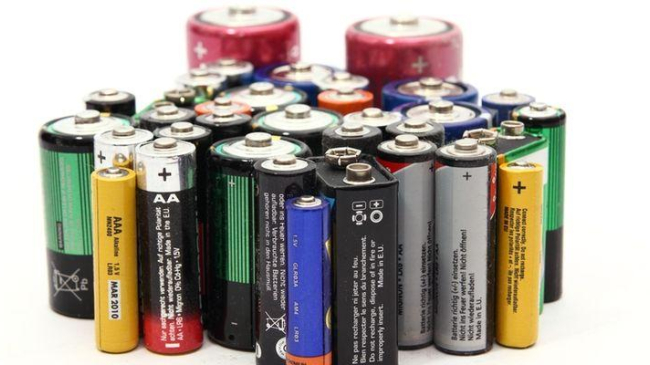 Peste 300 de coşuri pentru colectarea bateriilor uzate au fost instalate în capitală