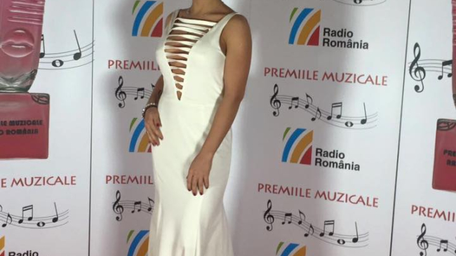 Nicoleta Nucă, onorată în România cu premiul pentru „Cel mai bun debut din 2015”