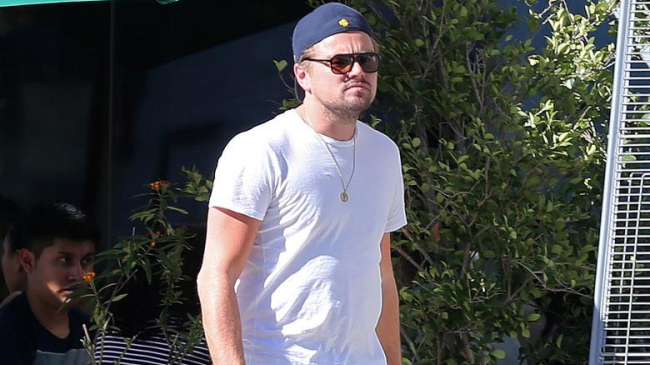 Лео Ди Каприо замечен на свидании с неизвестной брюнеткой