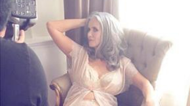 56-летняя модель снялась в нижнем белье для журнала SLiNK