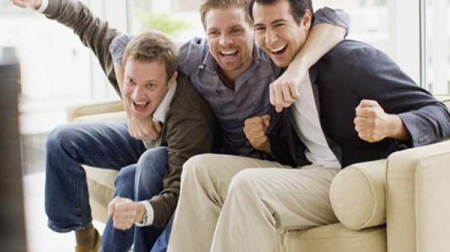 Круг общения мужчины после женитьбы сужается, показало исследование