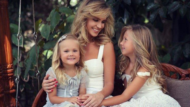 Глюк'oZa рассказала о воспитании дочерей и о мечте родить сына