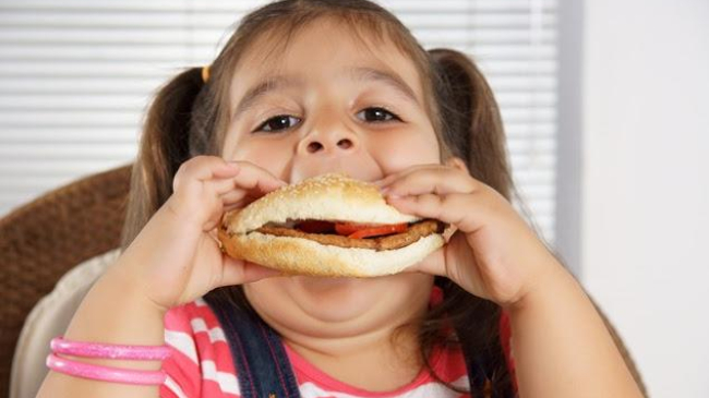 Треть подростков США признали имеющими лишний вес