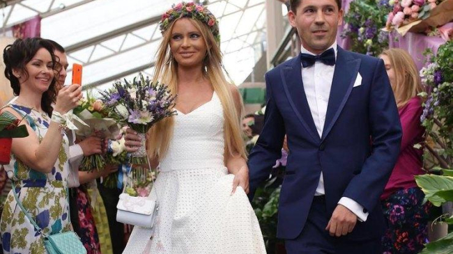 Дана Борисова подала на развод накануне годовщины и зареклась выходить замуж