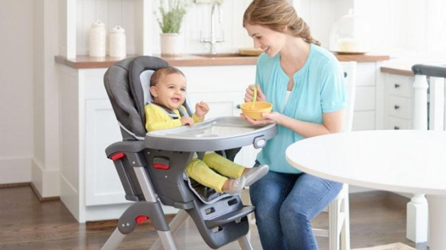 Cum alegem scaunele de masă pentru bebeluși