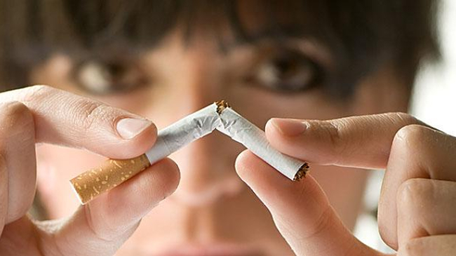 Беременным француженкам будут платить за отказ от курения